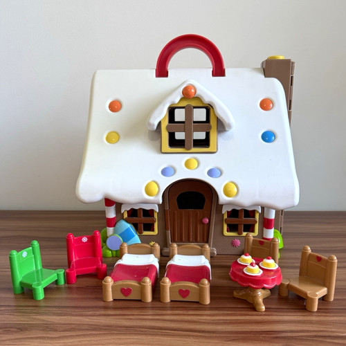 Happyland gingerbread house - gingerbread,